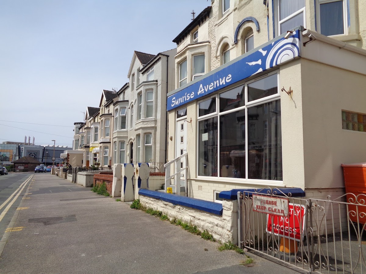 Sunrise Avenue Hotel